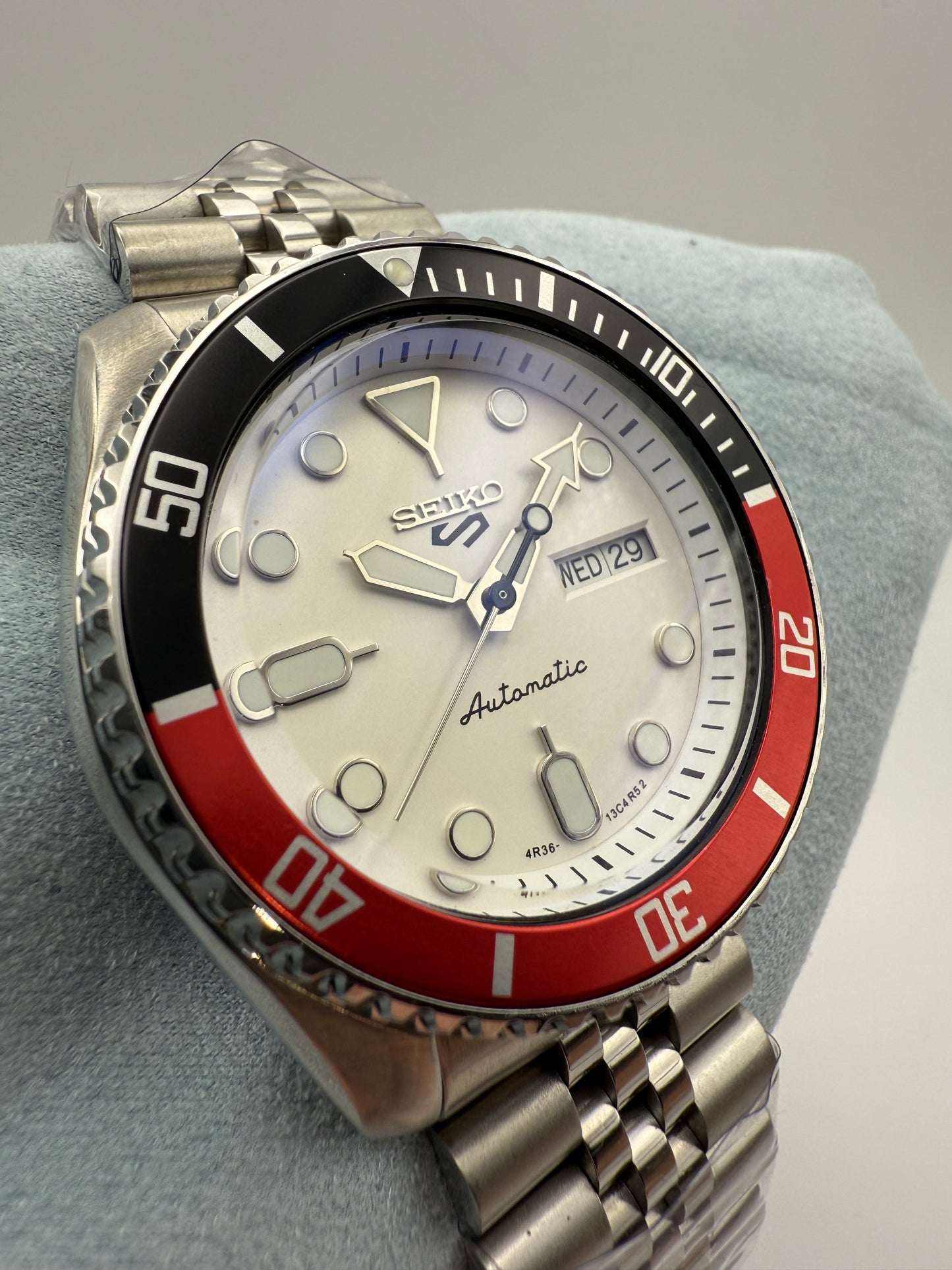 Red/White SKX 5 Mod