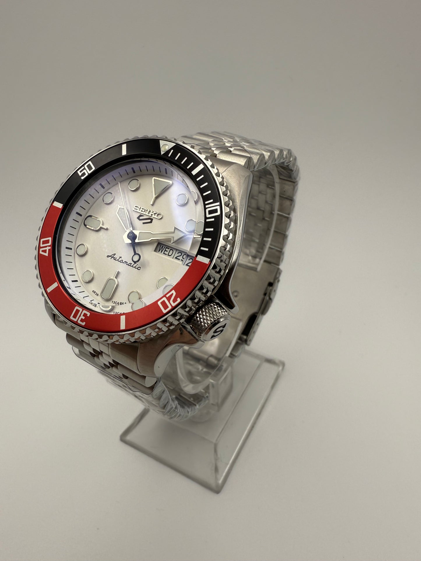 Red/White SKX 5 Mod