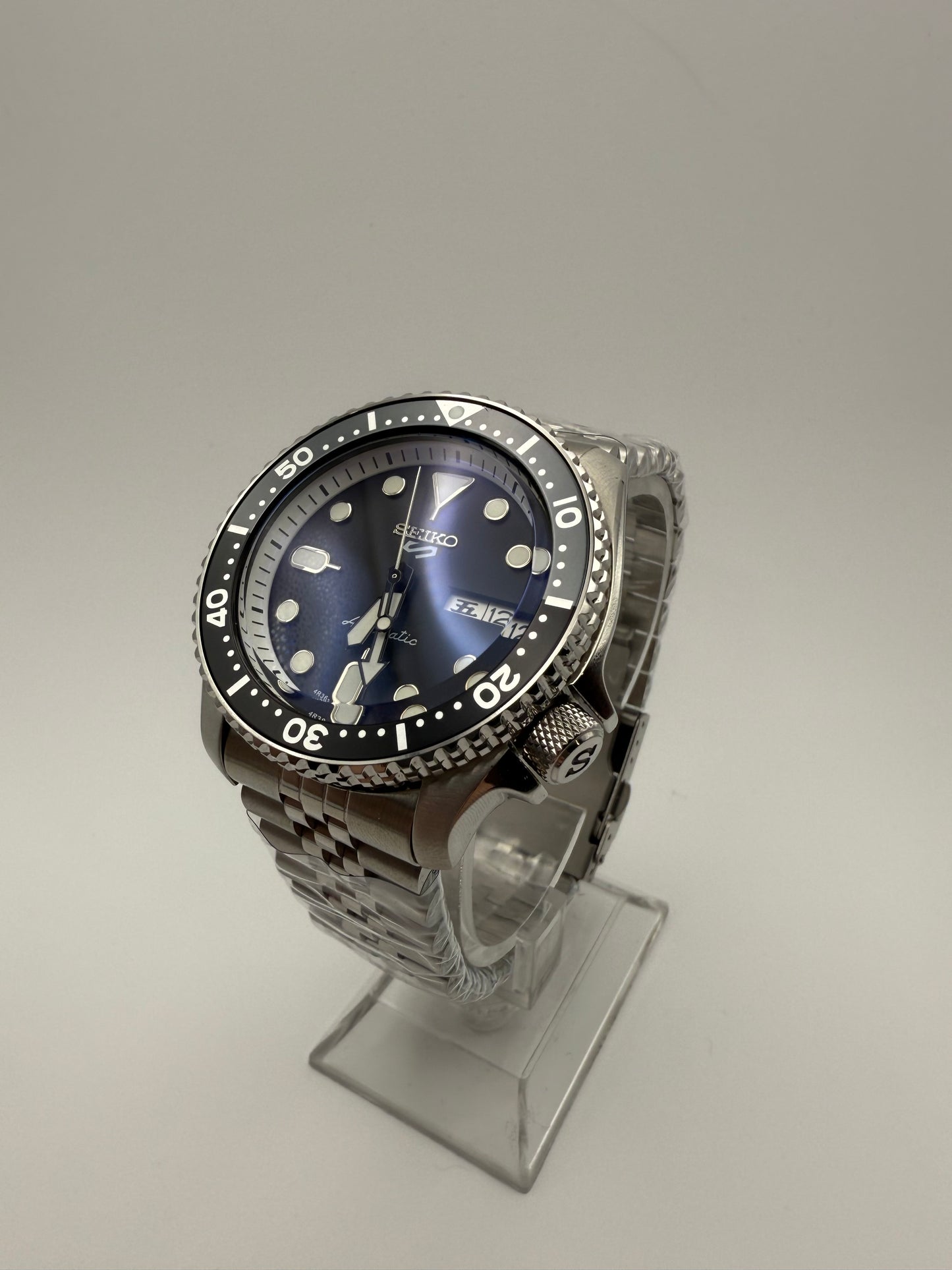 Black/Grey SKX 5 Mod