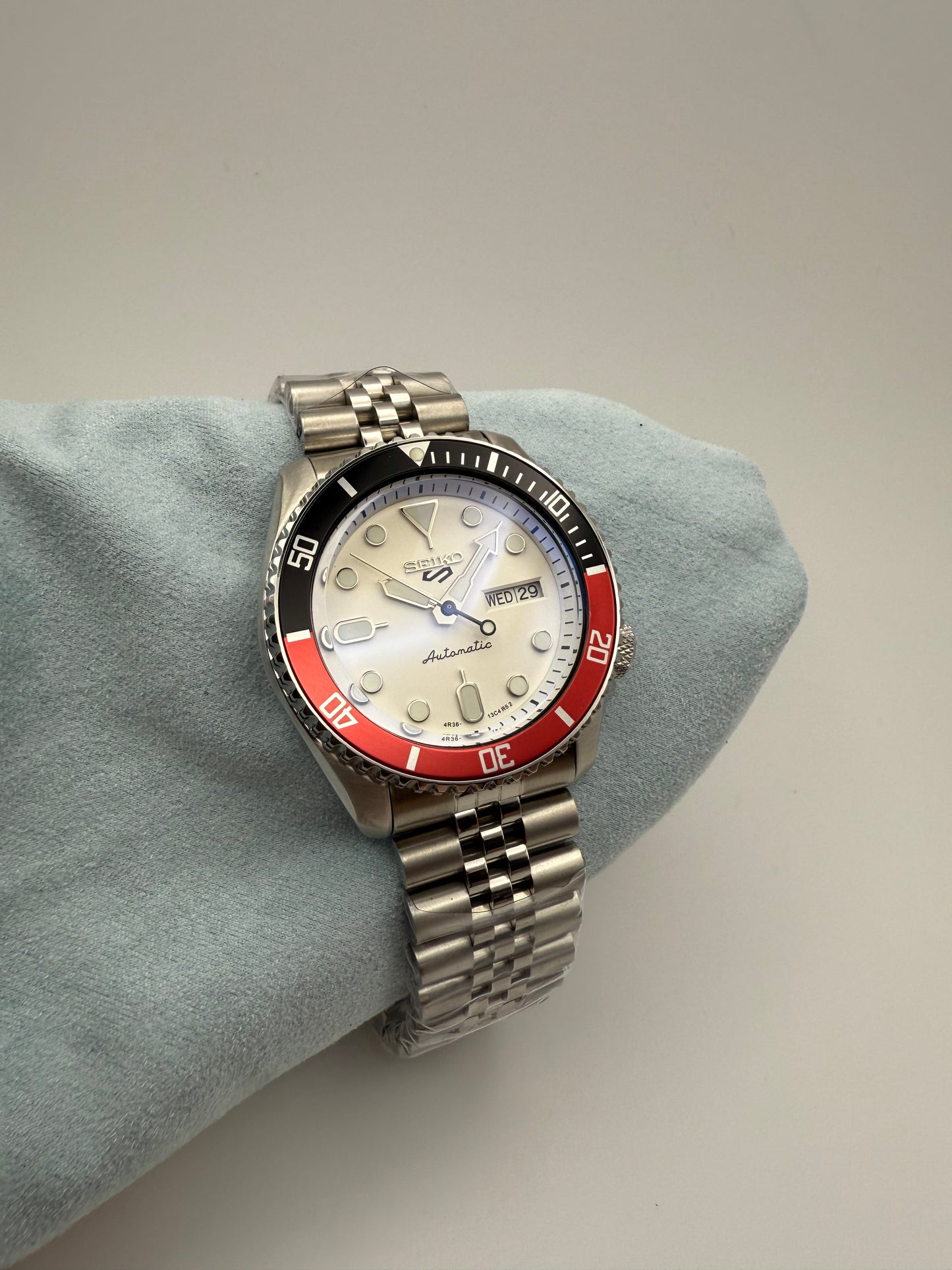 Red/White SKX 5 Mod