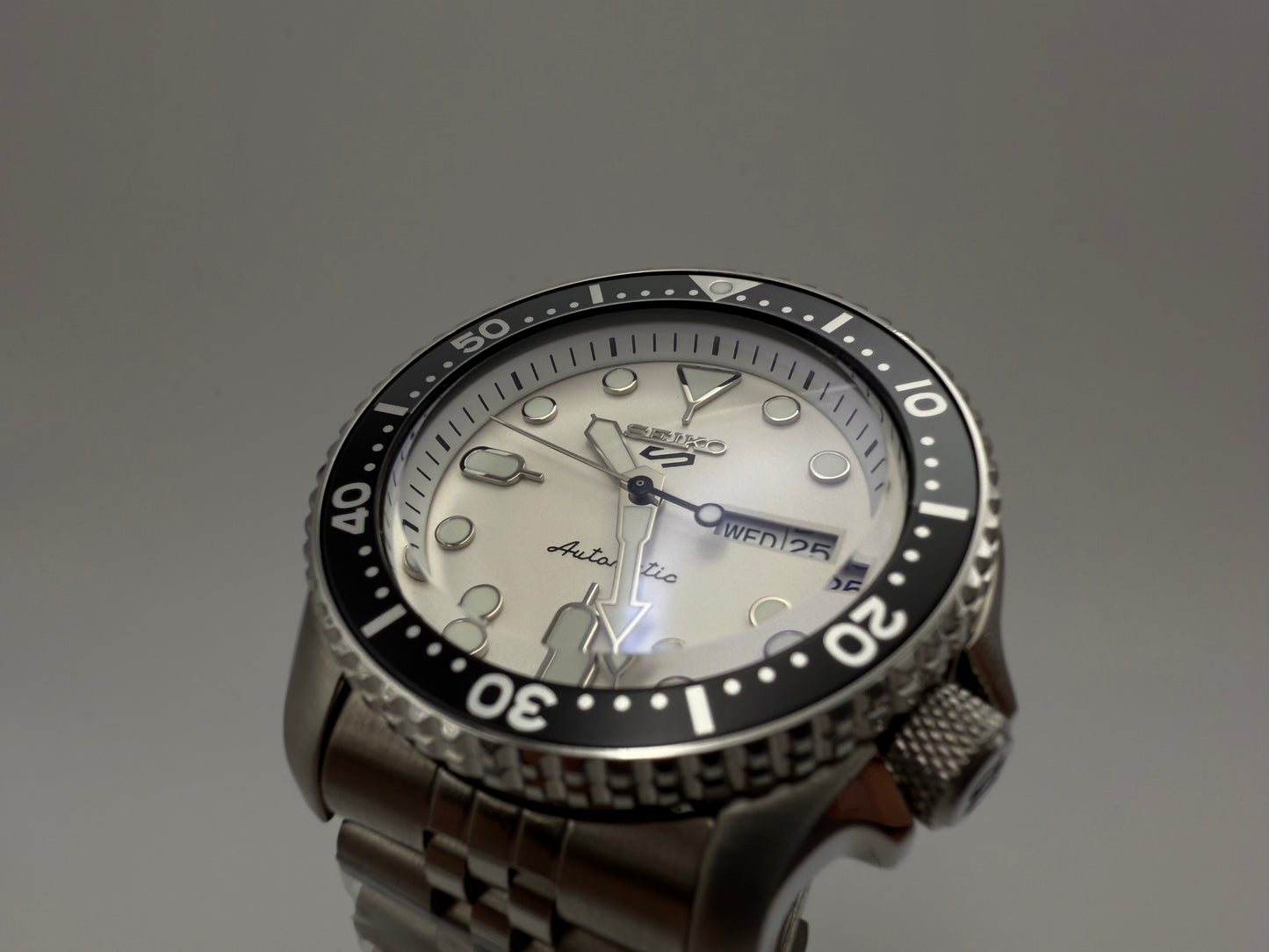 Black/White SKX 5 Mod