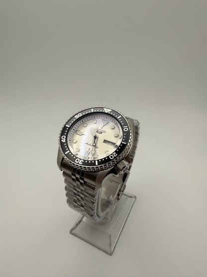 Black/White SKX 5 Mod
