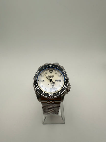 Black/White SKX 5 Mod