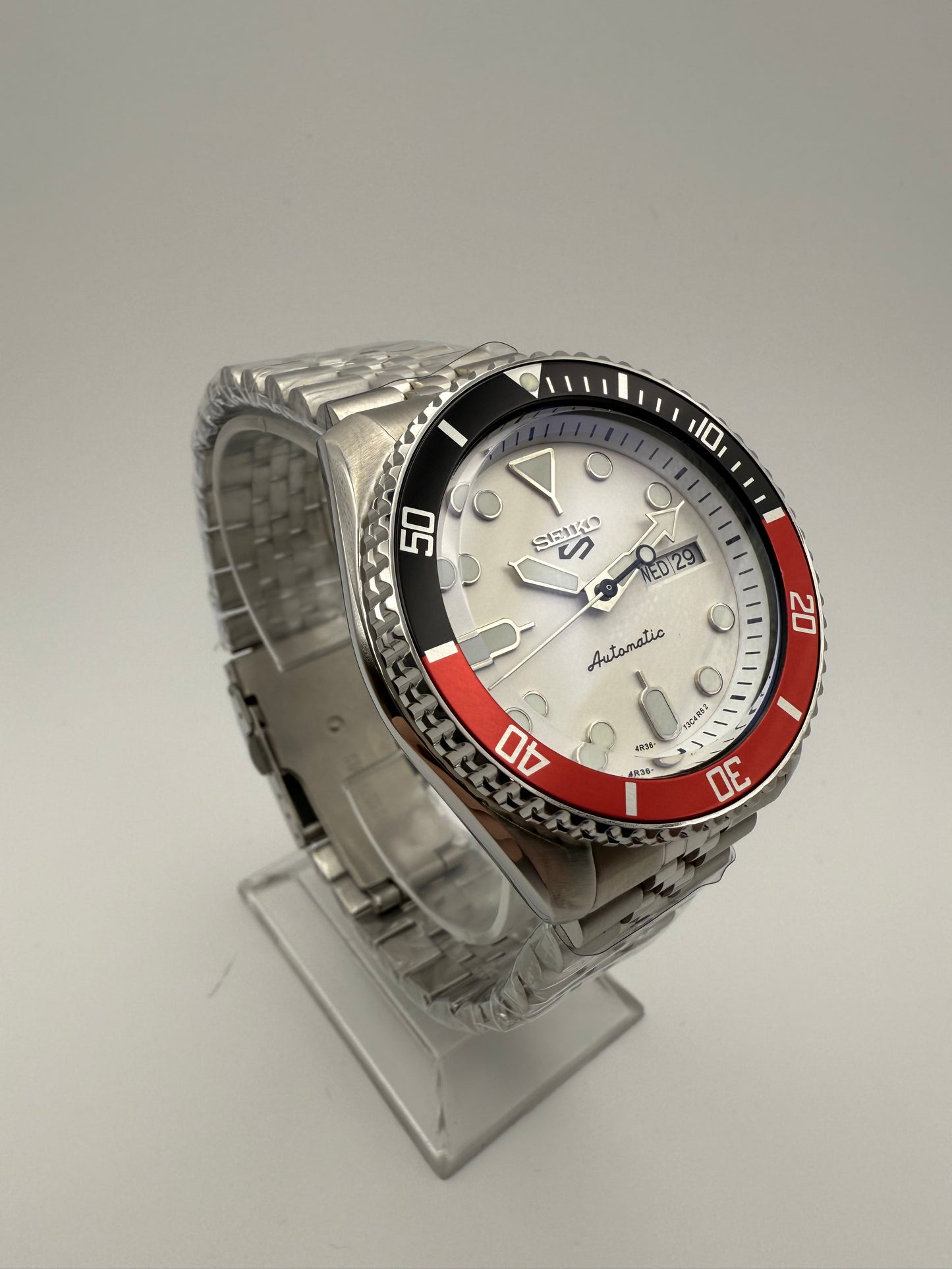 Red/White SKX 5 Mod