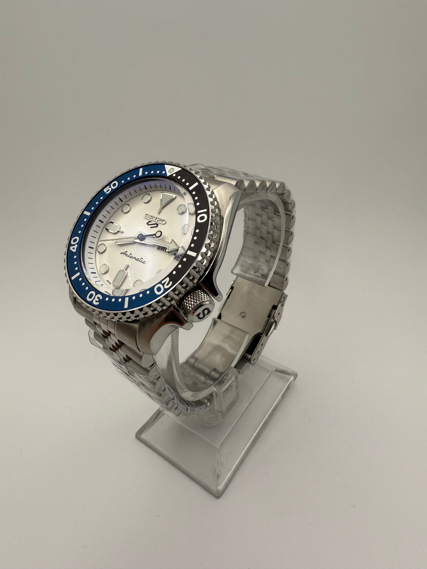 Blue/White SKX 5 Mod